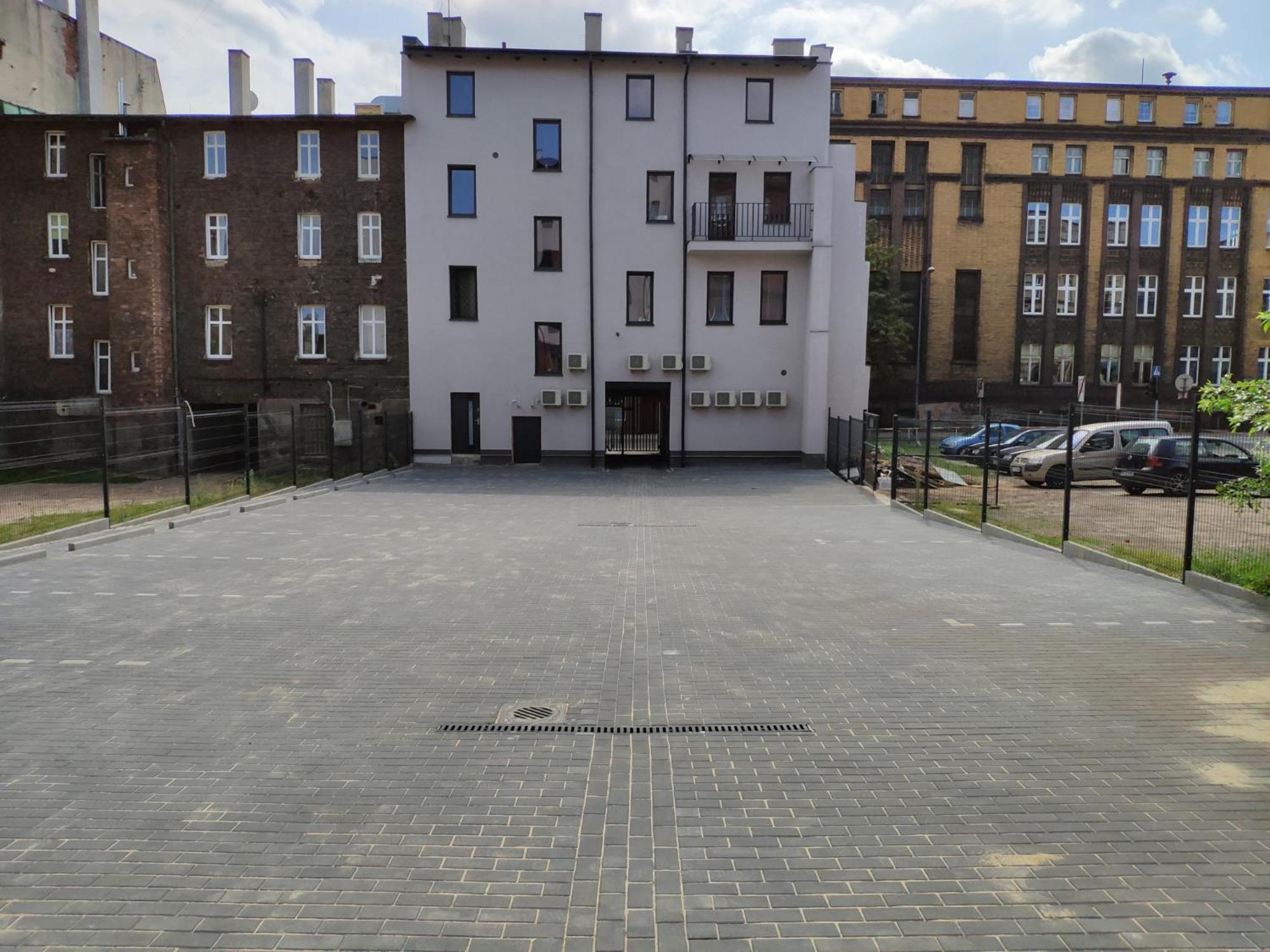 H33 Apartamenty ビトム エクステリア 写真